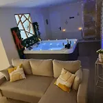 Romantique Boheme Avec Jacuzzi Prive - Le D'agathe Bed & Breakfast 3*