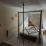 Bed & Breakfast Romantique Boheme Avec Jacuzzi Prive - Le D'agathe 3*