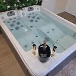 Bed & Breakfast Romantique Boheme Avec Jacuzzi Prive - Le D'agathe