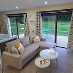 Bed & Breakfast Romantique Boheme Avec Jacuzzi Prive - Le D'agathe 3*
