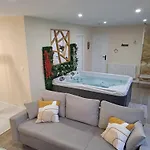 Romantique Boheme Avec Jacuzzi Prive - Le D'agathe Bed & Breakfast 3*