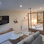Bed & Breakfast Romantique Boheme Avec Jacuzzi Prive - Le D'agathe