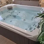 Romantique Boheme Avec Jacuzzi Prive - Le D'agathe Bed & Breakfast