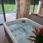 Bed & Breakfast Romantique Boheme Avec Jacuzzi Prive - Le D'agathe