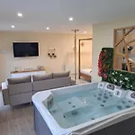 Romantique Boheme Avec Jacuzzi Prive - Le D'agathe Bed & Breakfast Grumesnil