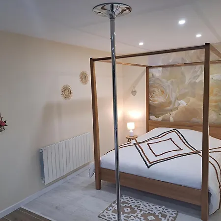 Bed & Breakfast Romantique Boheme Avec Jacuzzi Prive - Le D'agathe