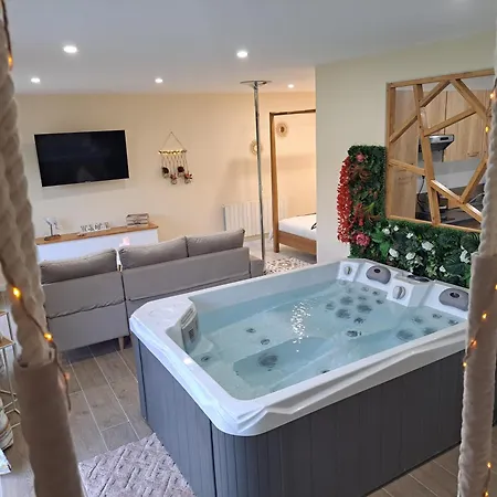 Romantique Boheme Avec Jacuzzi Prive - Le D'agathe Отель типа 