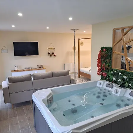 Romantique Boheme Avec Jacuzzi Prive - Le D'agathe Отель типа 
